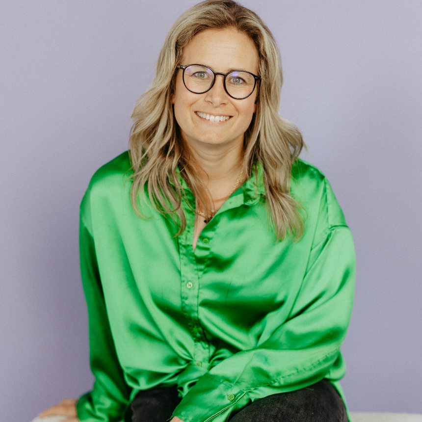 Karin Steiner mit grüner Bluse