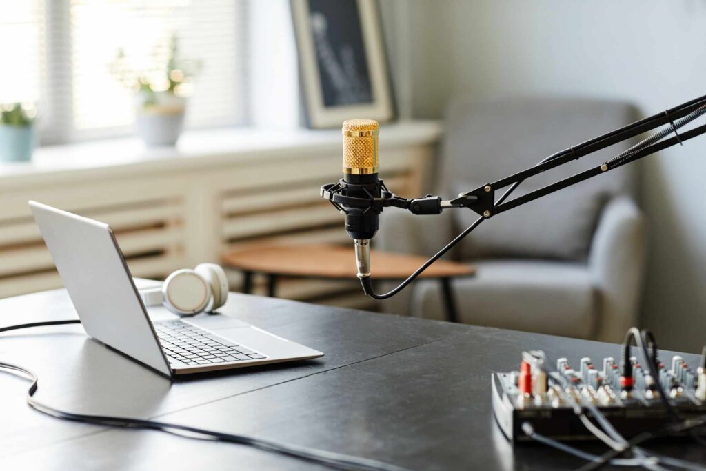 pro-microphone-background-FPWN84E.jpg